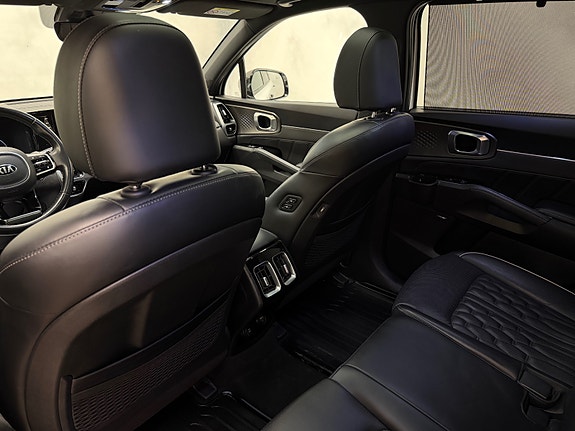 Kia Sorento 23 of 30