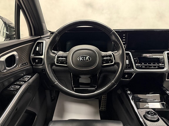 Kia Sorento 16 of 30