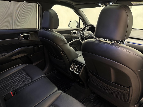 Kia Sorento 25 of 30