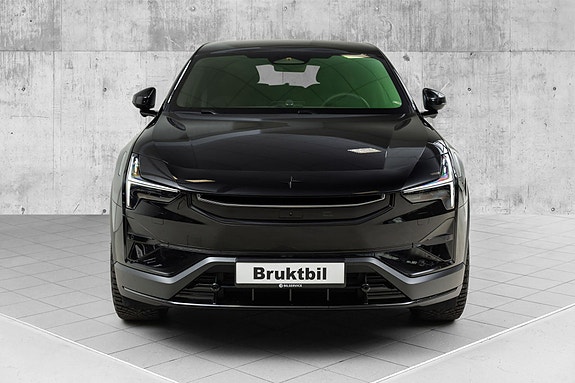 Polestar 3 2 of 5