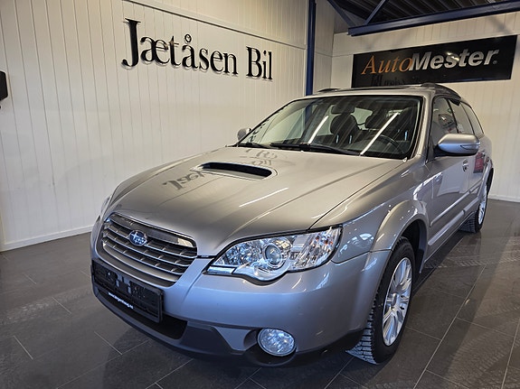 Subaru Legacy 2 of 5