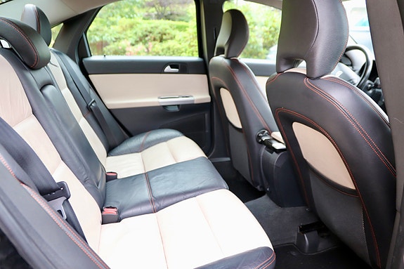 Volvo S40 11 of 15