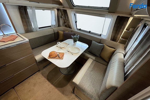 Adria Adora 613UT 3 of 13