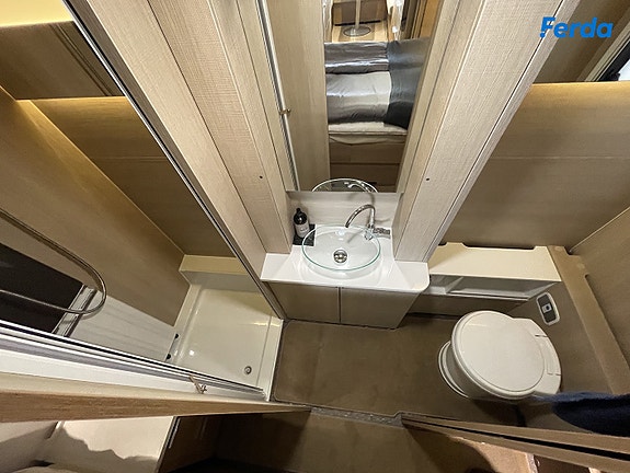 Adria Adora 613UT 6 of 13