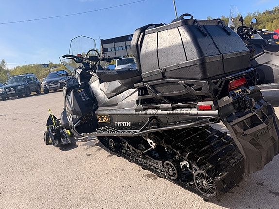 Polaris S4 Titan Adventure 3 of 5