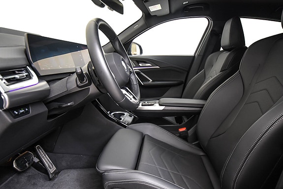 BMW iX2 16 of 19