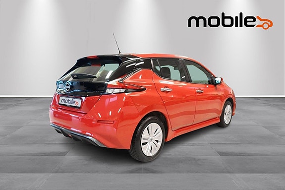 Nissan Leaf 3 of 5