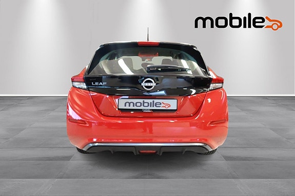 Nissan Leaf 4 of 5