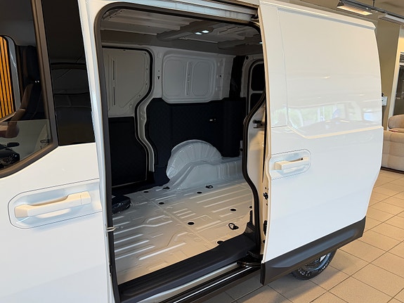 Kia PV5 22 of 24