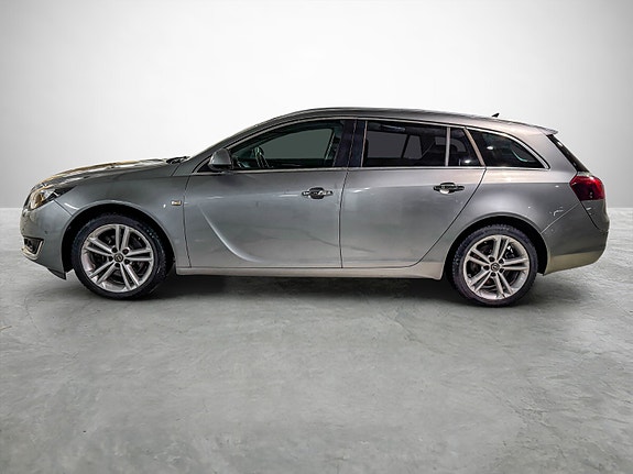 Opel Insignia 2 of 5
