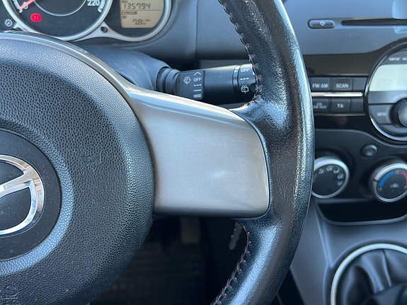 Mazda 2 13 of 14