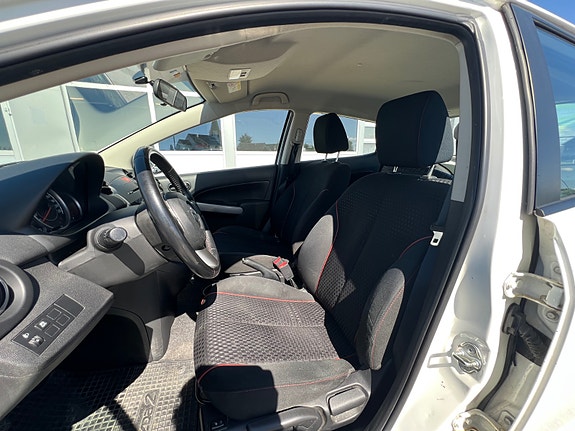Mazda 2 10 of 14