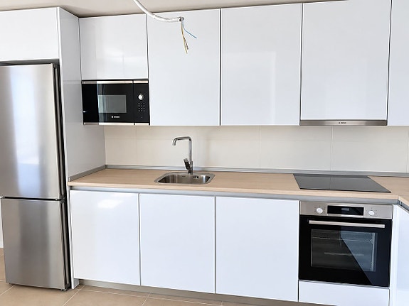 Penthouse med 109 m² terrasse – 2 minutters gange fra stranden – sjøutsikt og nær golf