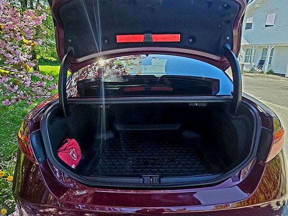Alfa Romeo Giulia 12 of 15