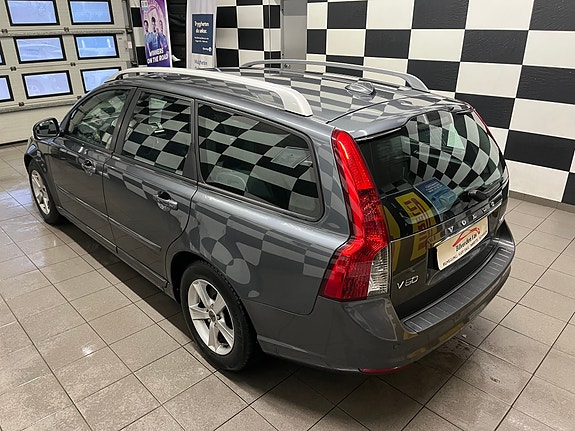 Volvo V50 10 of 30
