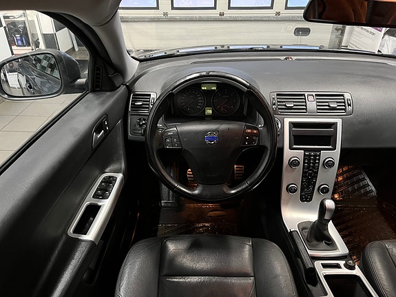 Volvo V50 26 of 30