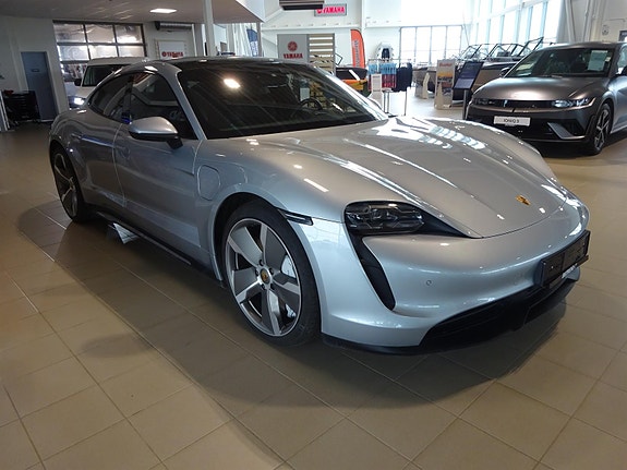 Porsche Taycan 2 of 5