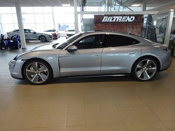 Porsche Taycan 4 of 5