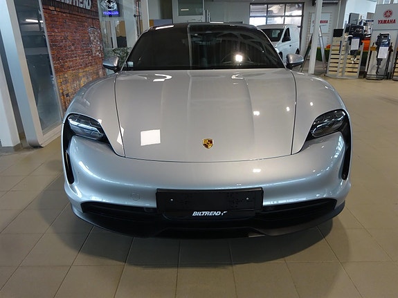 Porsche Taycan 3 of 5