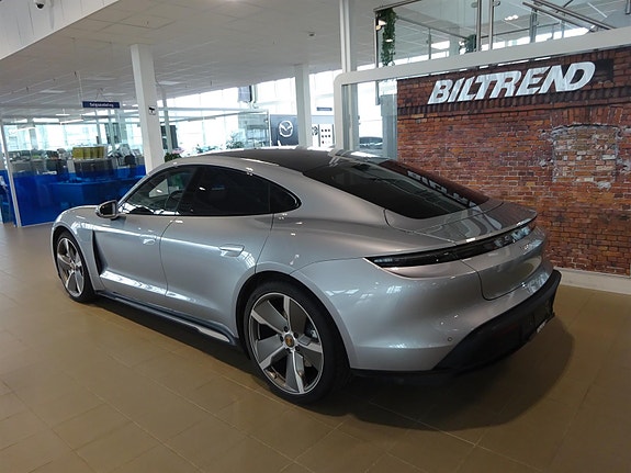 Porsche Taycan 5 of 5
