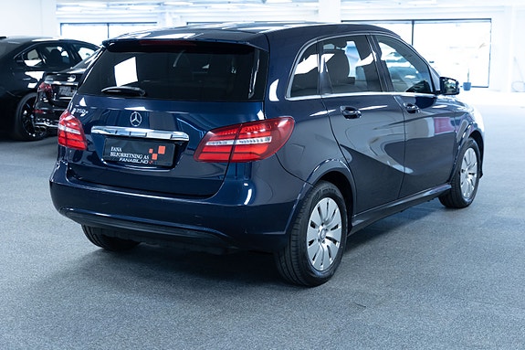 Mercedes-Benz B250 3 of 5
