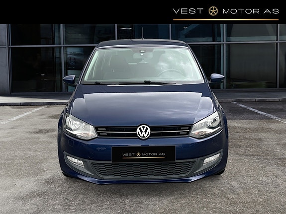 Volkswagen Polo 2 of 5