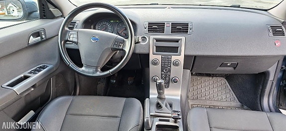 Volvo V50 5 of 5