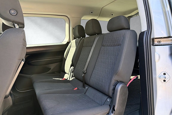 Volkswagen Caddy Maxi 21 of 30