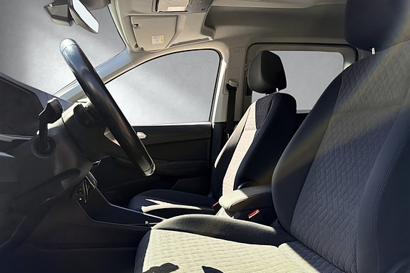Volkswagen Caddy Maxi 19 of 30