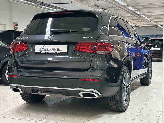 Mercedes-Benz GLC300 e 6 of 30
