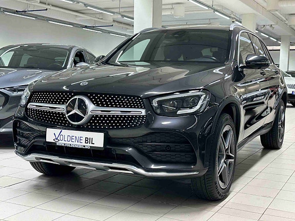 Mercedes-Benz GLC300 e 3 of 5