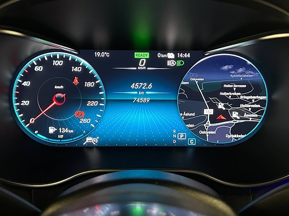 Mercedes-Benz GLC300 e 15 of 30
