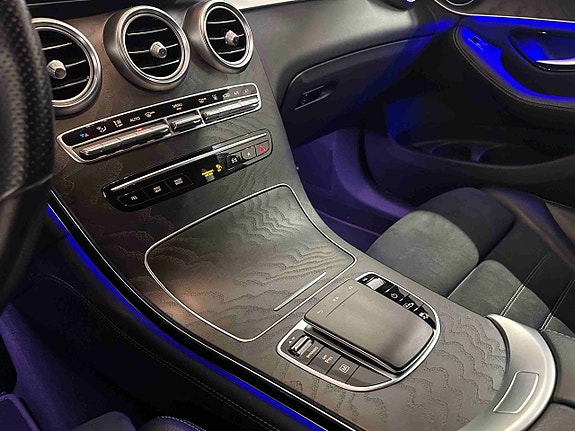 Mercedes-Benz GLC300 e 27 of 30