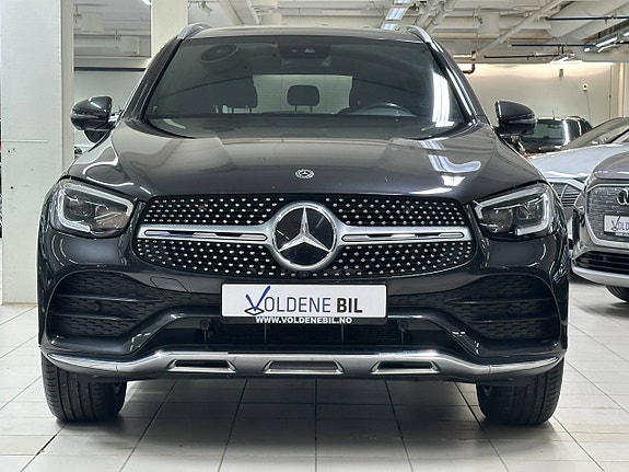 Mercedes-Benz GLC300 e 2 of 5