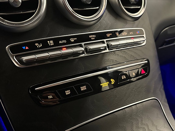 Mercedes-Benz GLC300 e 29 of 30