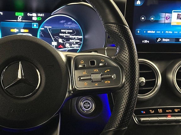 Mercedes-Benz GLC300 e 12 of 30