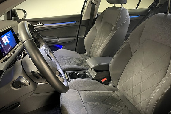 Volkswagen Golf VIII 12 of 21