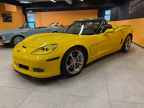 Chevrolet Corvette 2 of 5