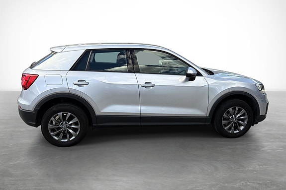 Audi Q2 8 of 30