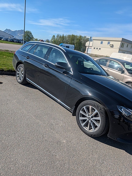 Mercedes-Benz E220 d 3 of 9
