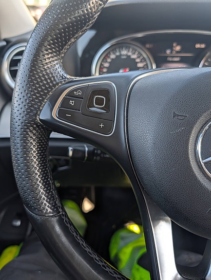 Mercedes-Benz E220 d 8 of 9