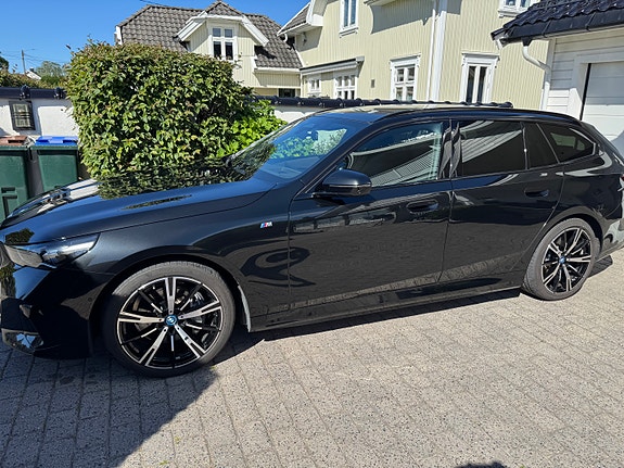 BMW i5 2 of 5
