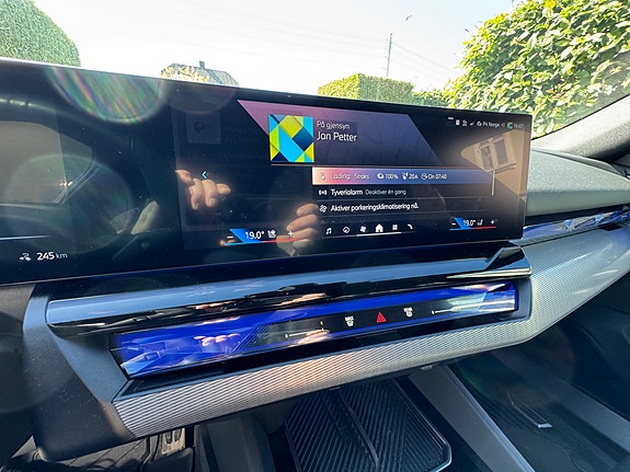 BMW i5 8 of 17