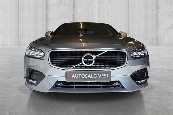 Volvo S90 2 of 5