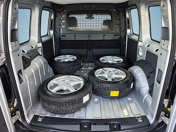 Volkswagen Caddy 23 of 25