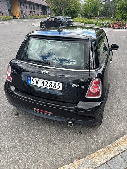 MINI One 2 of 5