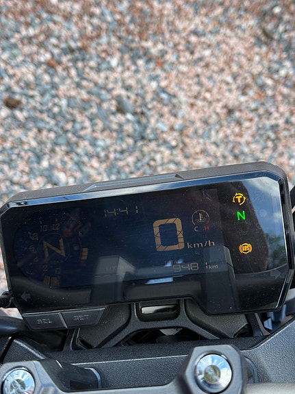 Honda CB650R 11 of 16