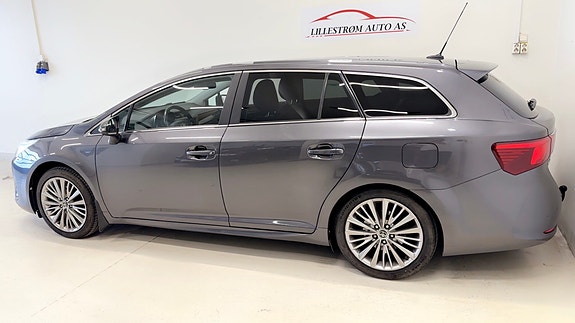 Toyota Avensis 4 of 14