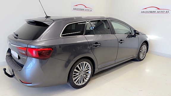 Toyota Avensis 8 of 14