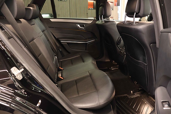 Mercedes-Benz E250 14 of 30